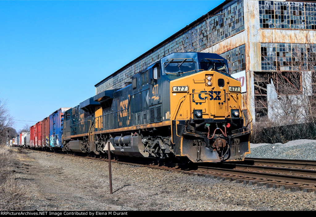 CSX 477 on M-433